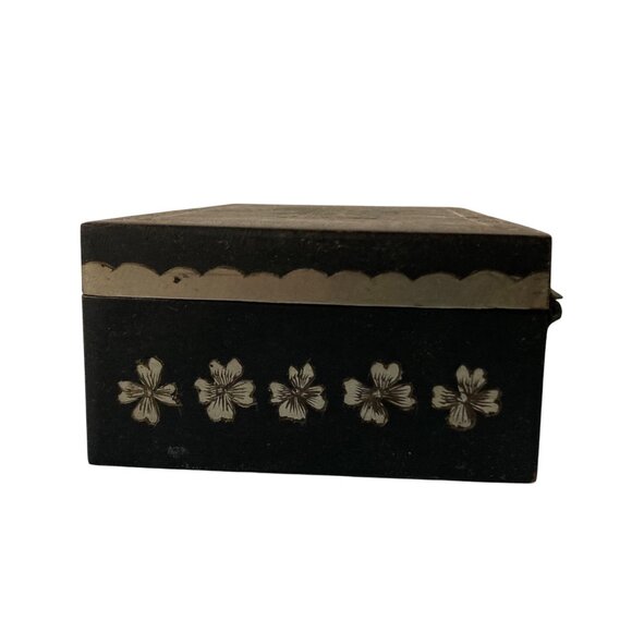 Vintage Black Etched Tin And Wood Jewelry Box With Floral Design And Hinged Lid - Picture 5 of 10